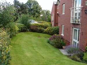 PHOTOS SHOW GENERAL VIEW OF RETIREMENT DEVELOPMENT- click for photo gallery